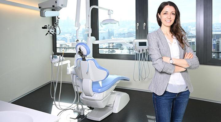 Eine engagierte Frau: Dr. Nadja Stancheva hat nicht nur eine nachhaltig ausgerichtete Zahnarztpraxis gegründet, sondern auch einen Verein, mit dem sie Dentalstationen in Tansania unterstützt.